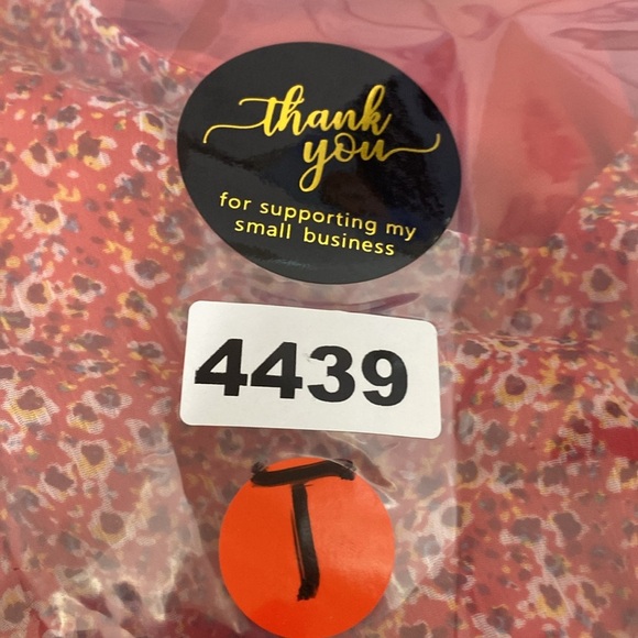 CeCe Red Ditsy Floral Ruffle Flutter Sleeve Blouse Size  XS - Picture 10 of 10